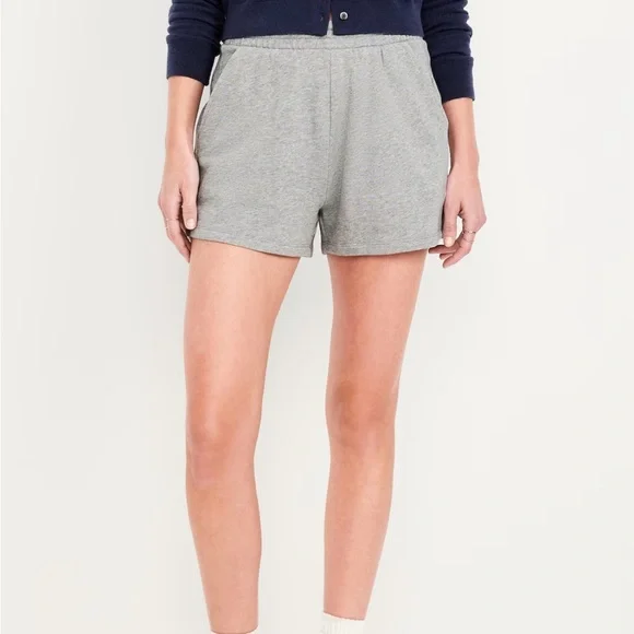 Old Navy Women's Light Gray Athletic Shorts - Picture 4 of 6